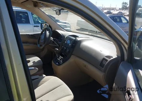 2011 Kia Sedona Lx z USA, uszkodzony, nr VIN KNDMG4C74B6405937